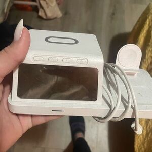 White Wireless Charging Station - Apple